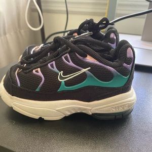 Nike AirMax 95 aqua and purple size 4c